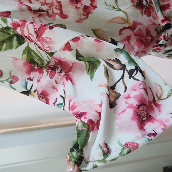 Woman's Robe - Picture 4 of 6